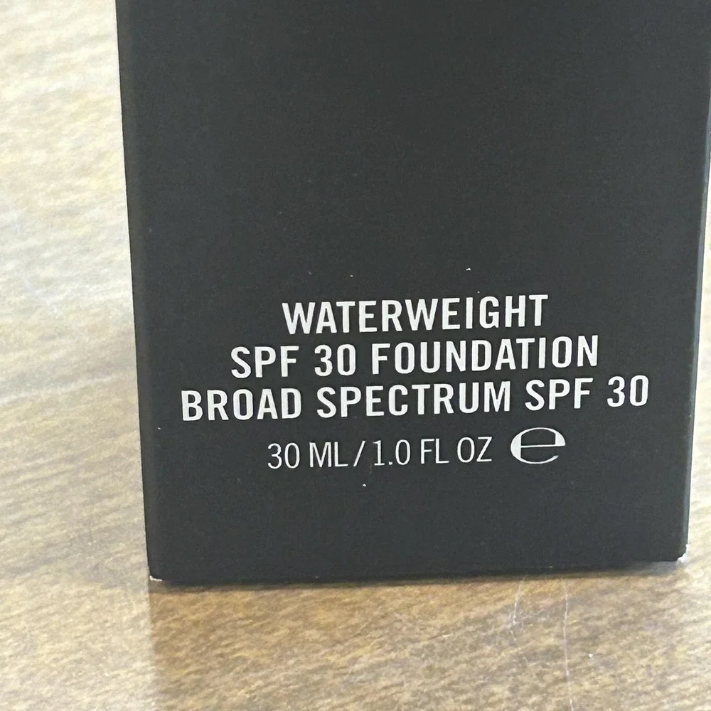MAC Studio Waterweight Foundation NC50 1oz 30ml SPF 30 Broad Spectrum Makeup